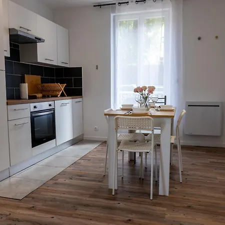 Budget Downtown With Parking דירה Charleville-Mézières