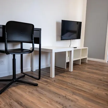 Budget Downtown With Parking Apartamento