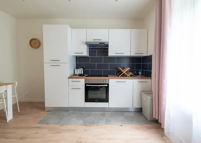 Budget Downtown With Parking *