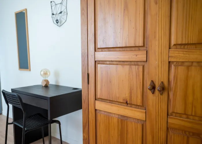 Lägenhet Budget Downtown With Parking Charleville-Mézières