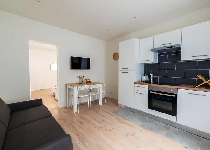 Lägenhet Budget Downtown With Parking