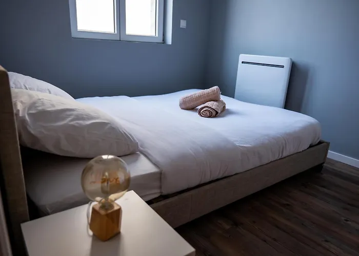 Lägenhet Budget Downtown With Parking *