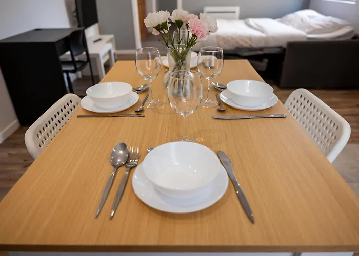 Budget Downtown With Parking