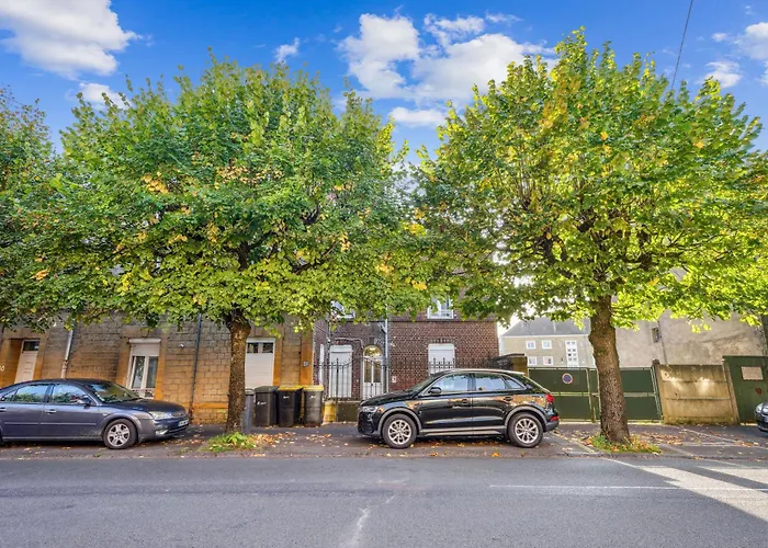 Budget Downtown With Parking * Charleville-Mézières